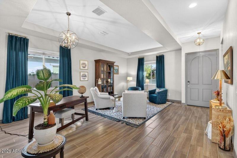 011_10-web-or-mls-42-_e_nighthawk_wa_71