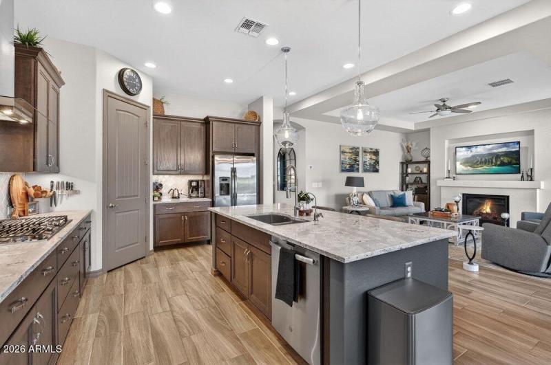 021_22-web-or-mls-78-_e_nighthawk_wa_32