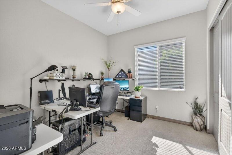 033_33-web-or-mls-47-_e_nighthawk_wa_501