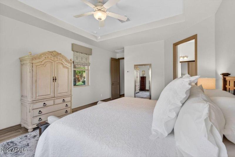 036_36-web-or-mls-59-_e_nighthawk_wa_572