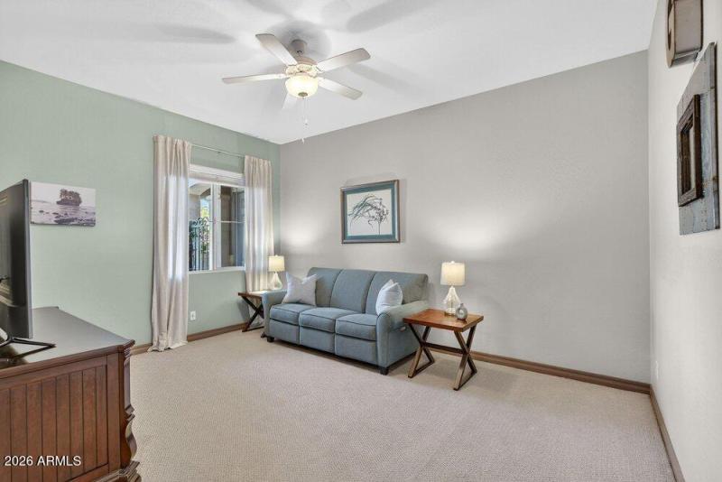 044_47-web-or-mls-52-_e_nighthawk_wa_418