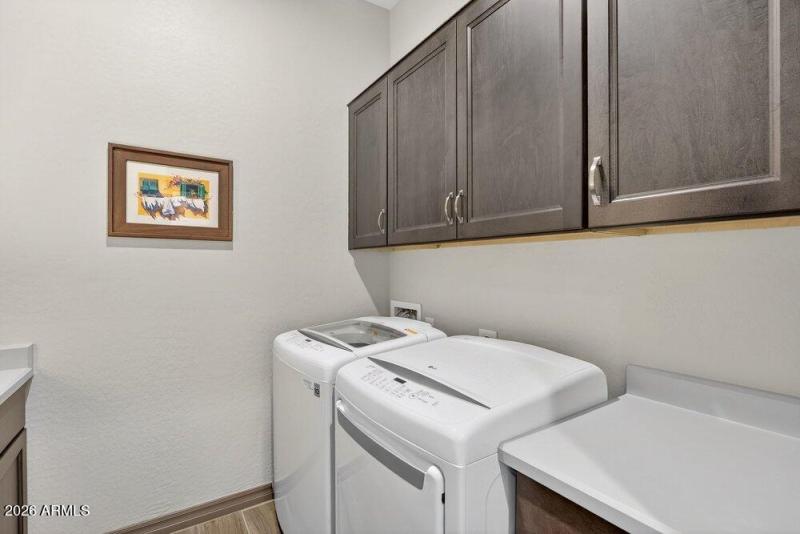 052_55-web-or-mls-45-_e_nighthawk_wa_443