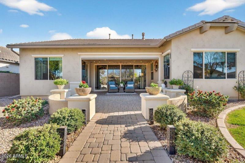 058_67-web-or-mls-92-_e_nighthawk_wa_87