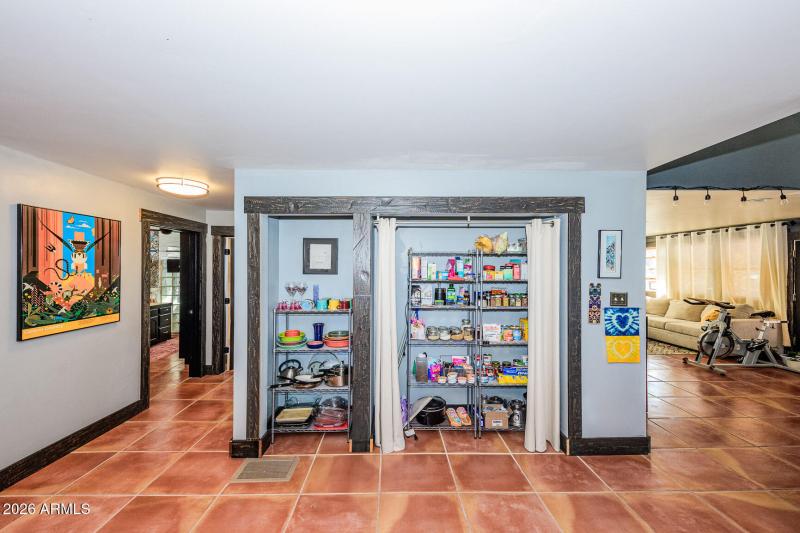 017 - 17 Laundry Hill