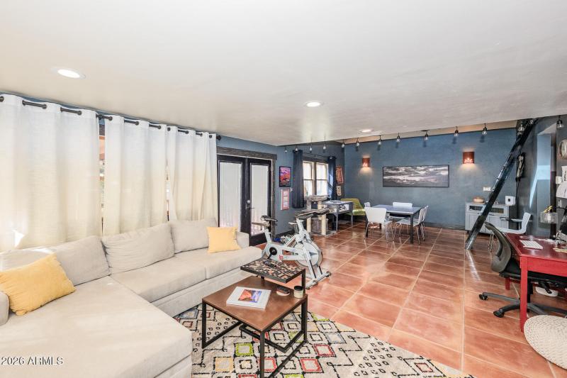 027 - 17 Laundry Hill