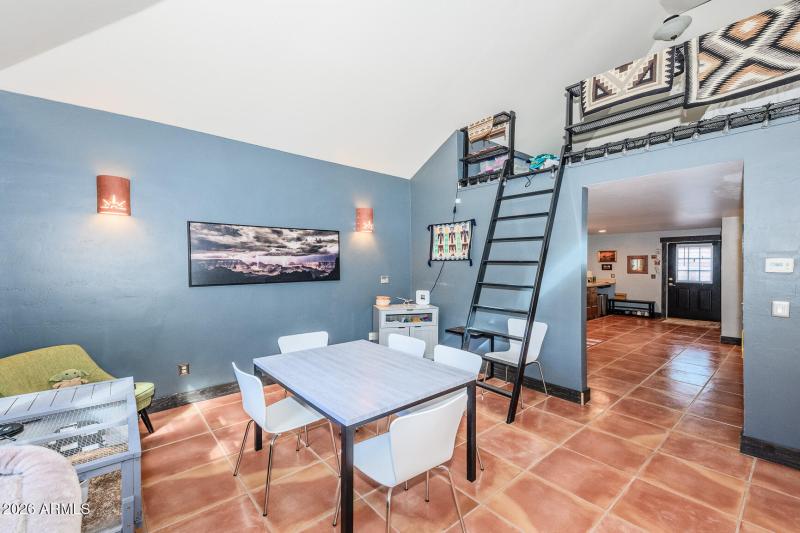 029 - 17 Laundry Hill