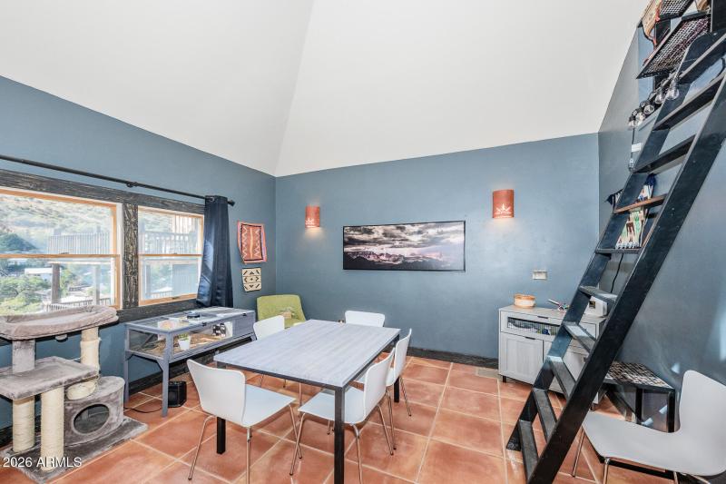 030 - 17 Laundry Hill