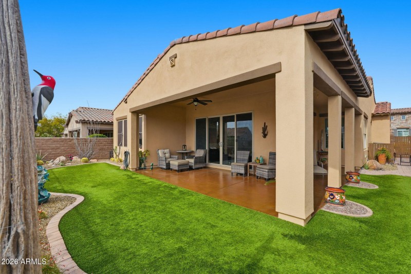 Nice backyard w/turf