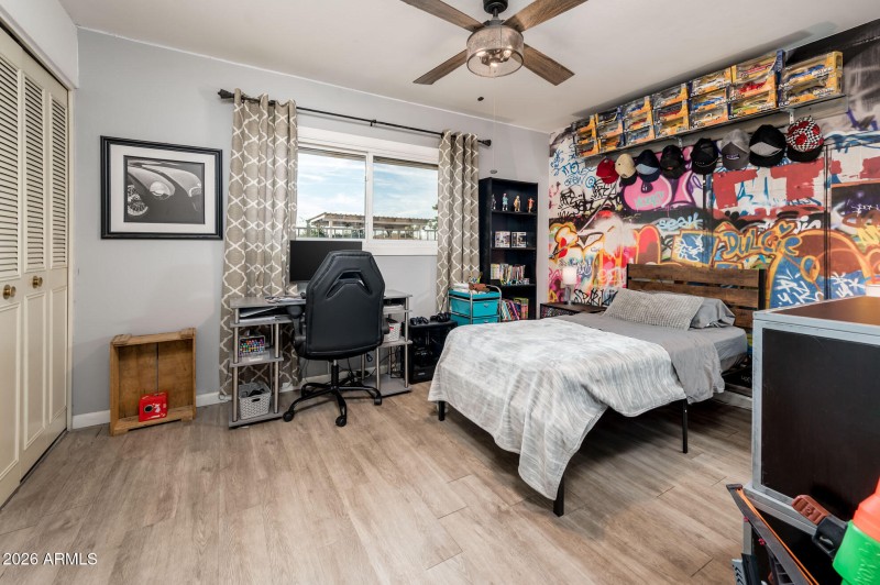 3335 W Acoma Dr - MLS-29