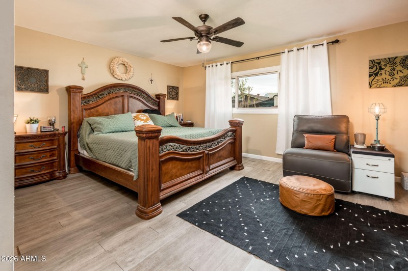 3335 W Acoma Dr - MLS-25