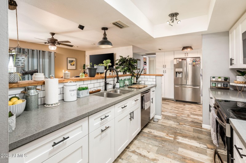 3335 W Acoma Dr - MLS-24