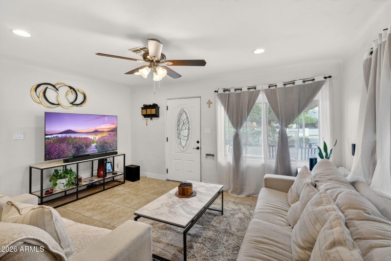 10-web-or-mls-11E Willetta St