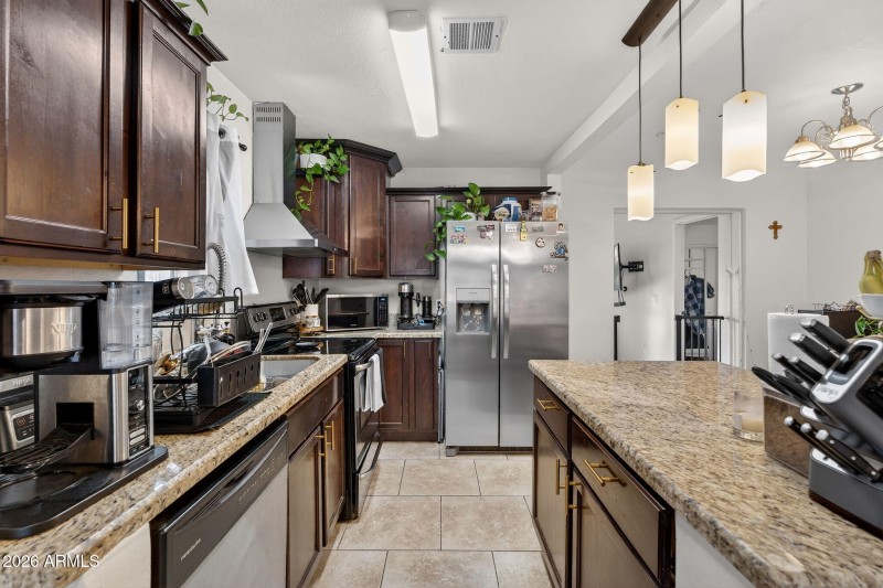 14-web-or-mls-17E Willetta St