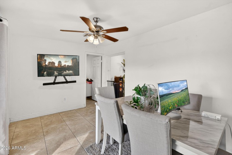 17-web-or-mls-38E Willetta St