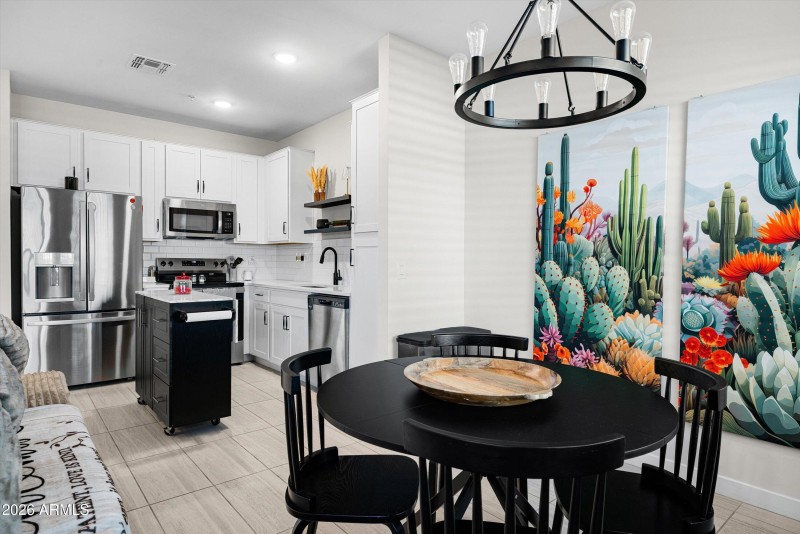 13-2822 W White Feather Ln_13