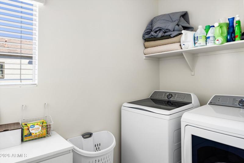 19-2822 W White Feather Ln_19