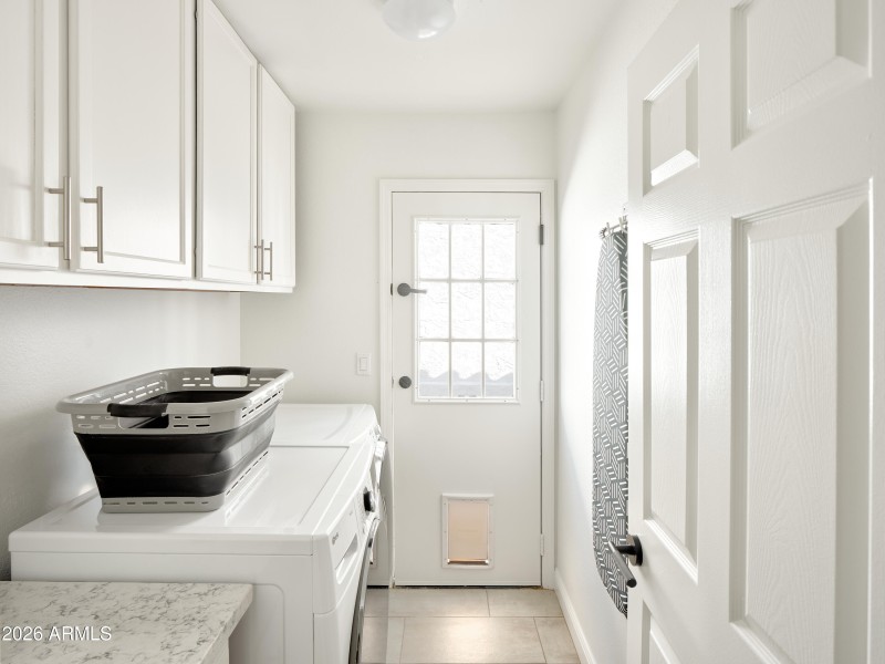 Laundry Room w/Pet Door
