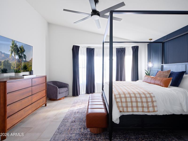 Primary Suite: King Size Bed