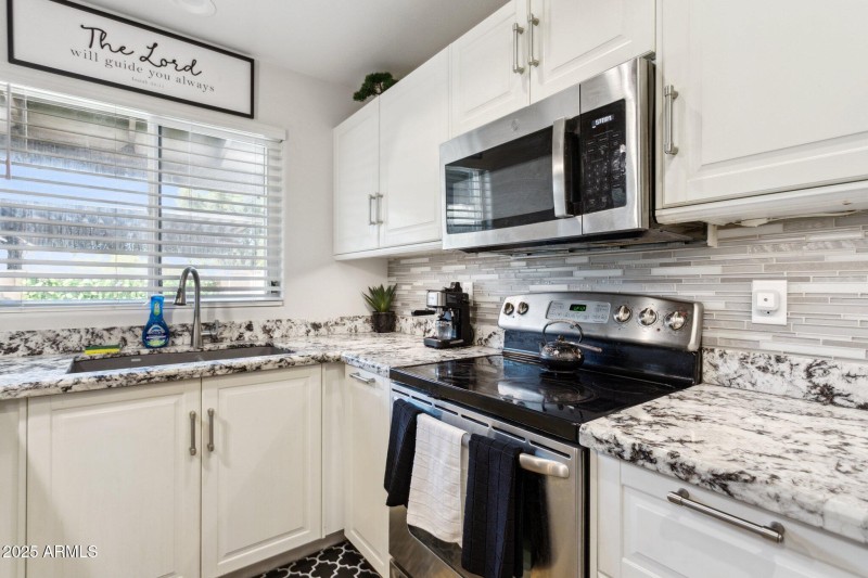 14-web-or-mls-170-e-guadalupe-rd-unit-15