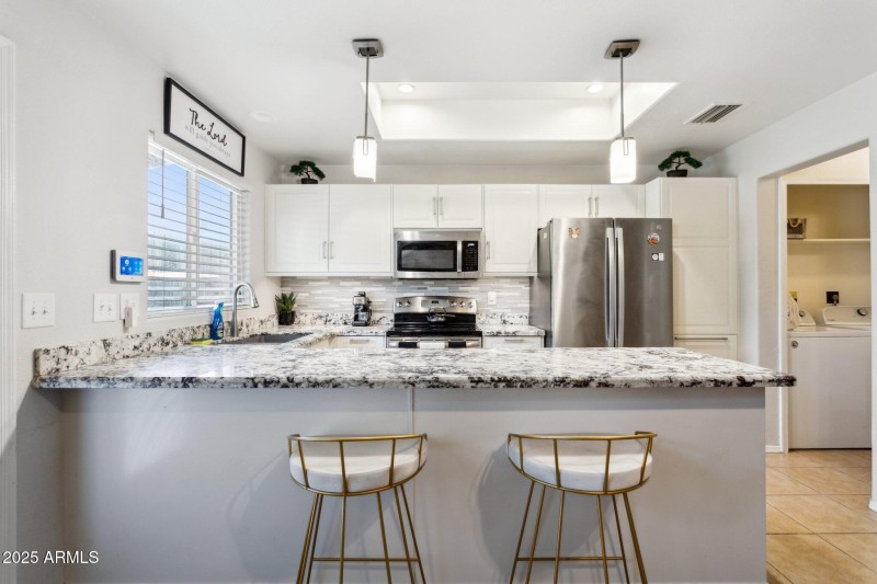 10-web-or-mls-170-e-guadalupe-rd-unit-15