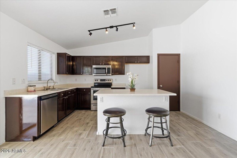 09-1877_S_157th_Dr_9