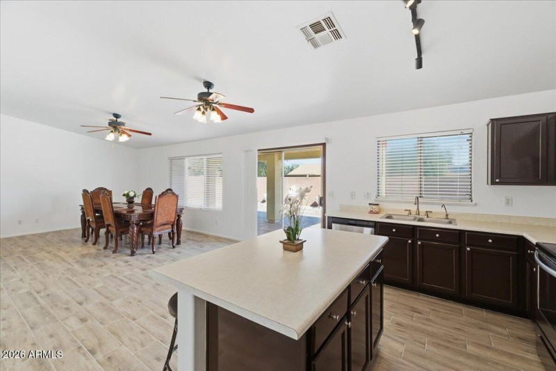 12-1877_S_157th_Dr_11