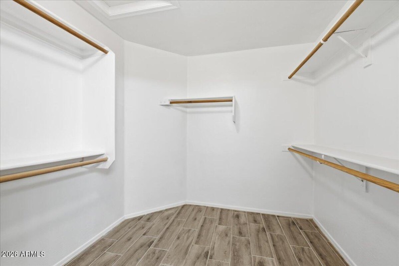 22-1877_S_157th_Dr_20