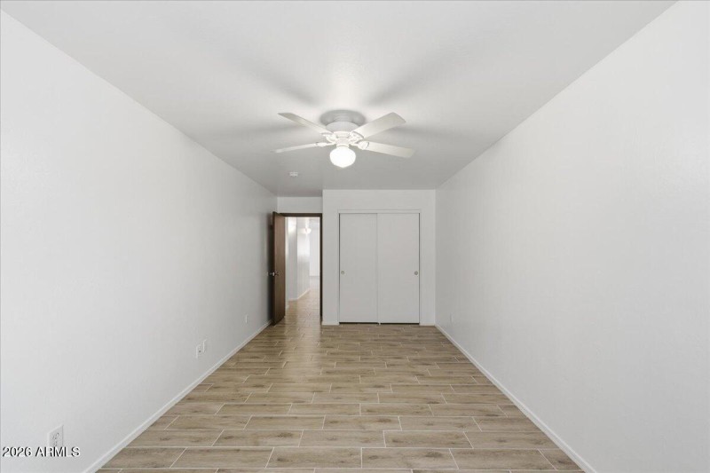 29-1877_S_157th_Dr_27