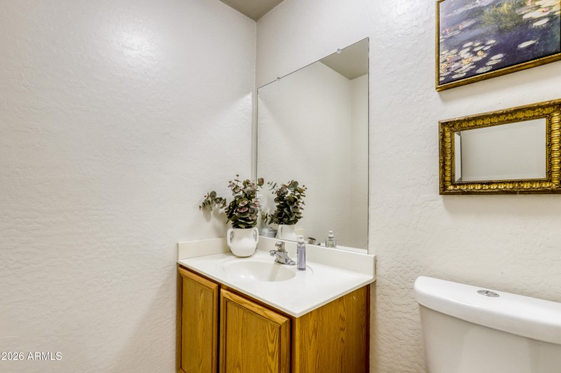 16 Powder Room