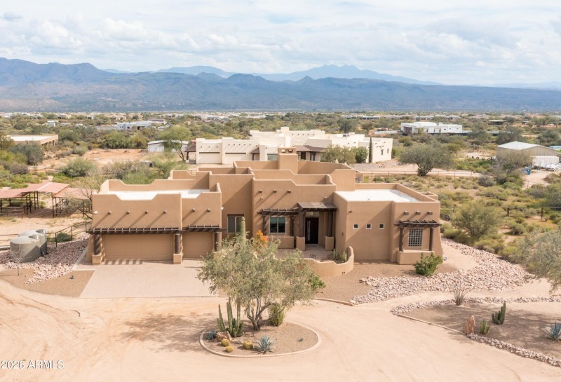 Charming TerritorialStyle Home