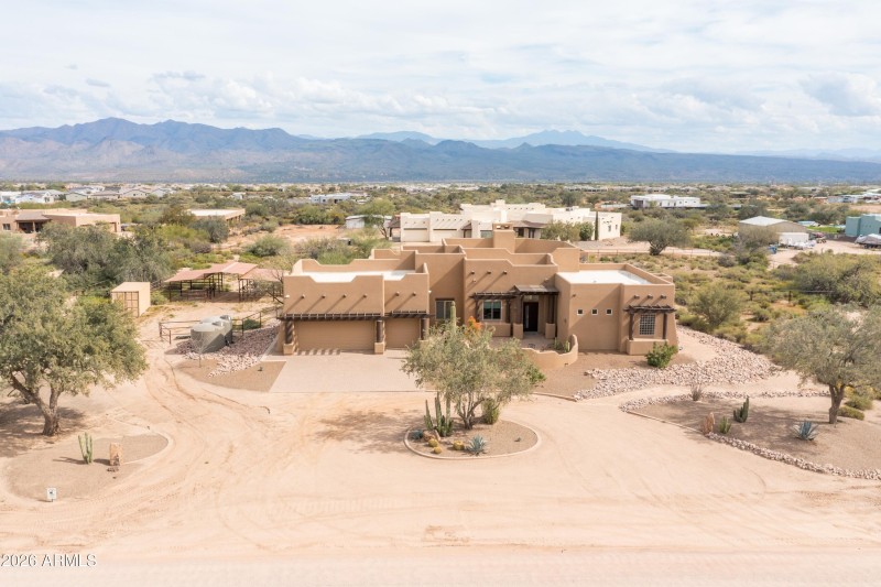 Horse Property w Mountain Views