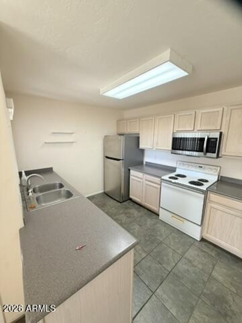 230298FD-0538-4A0B-8660-F1BF853F71B7_4_5