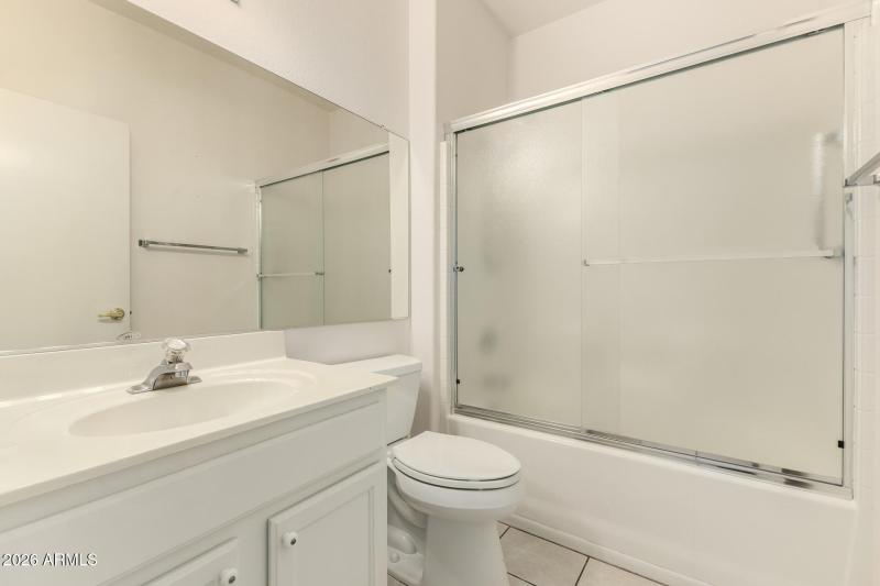 24 - Cavalcade 13523