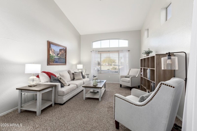 Monte front room photo 1