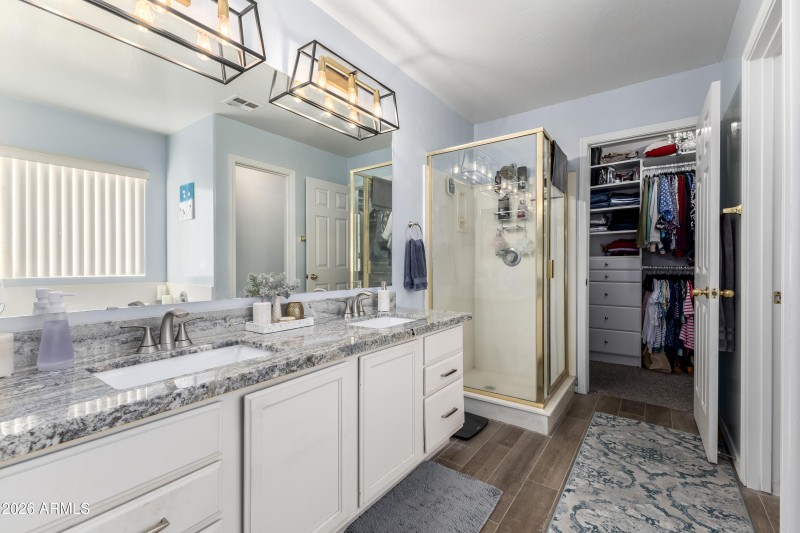 Monte mstr bath photo