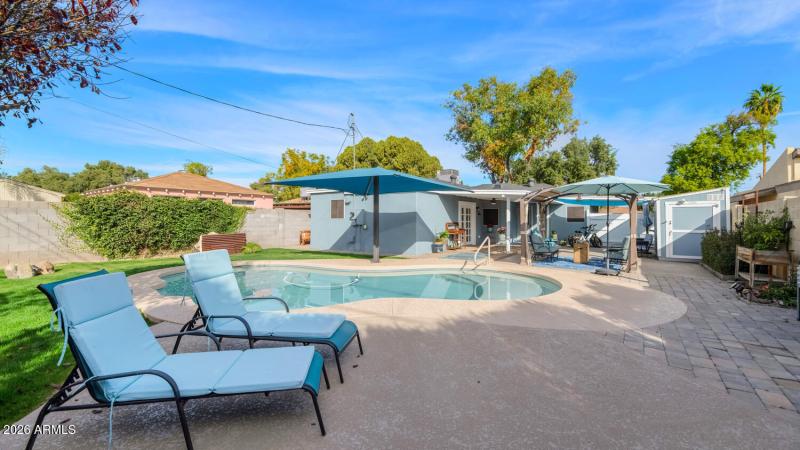 915 W Glenrosa-031-012-1500x845