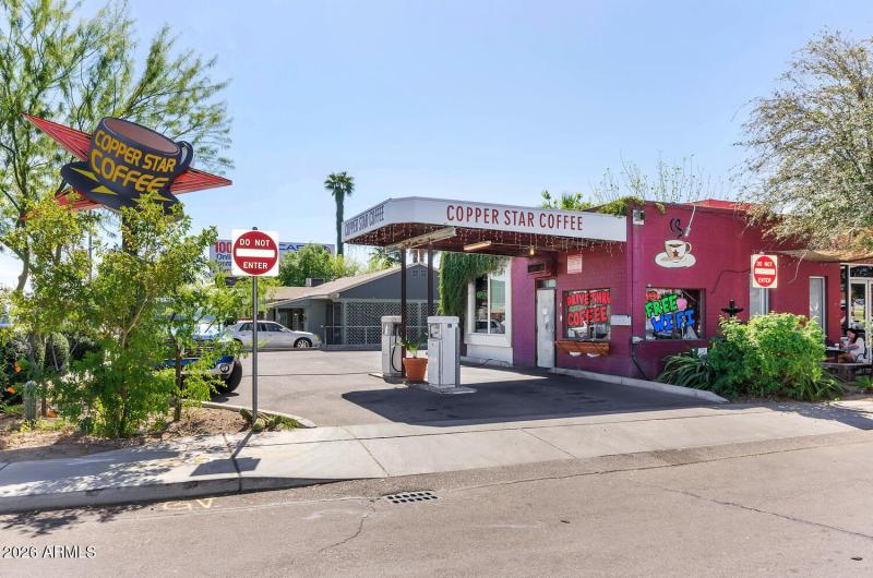 915 W Glenrosa-038-011-1500x994