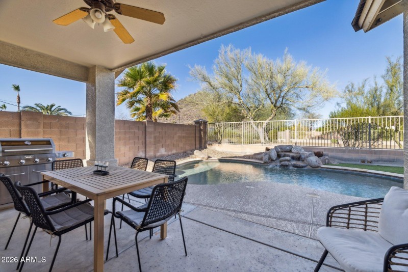 Covered Patio – BBQ area