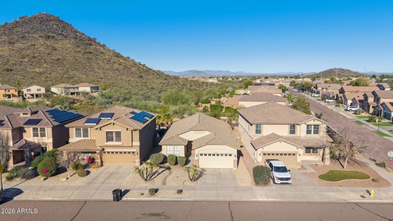 Front Exterior – Desert views