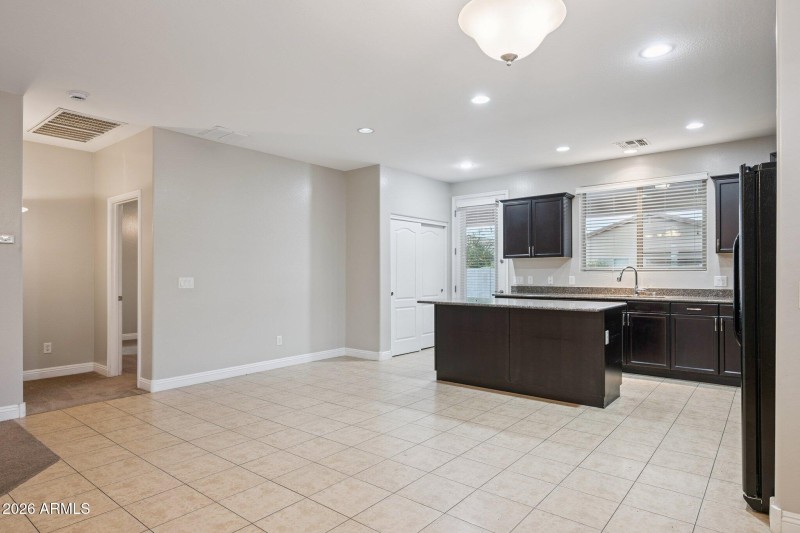 10-web-or-mls-1656-w-loemann-dr