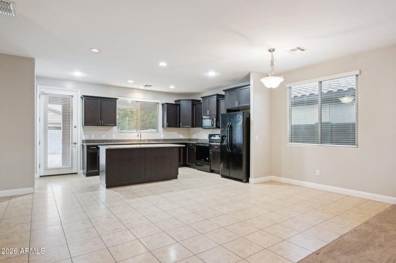 11-web-or-mls-1656-w-loemann-dr