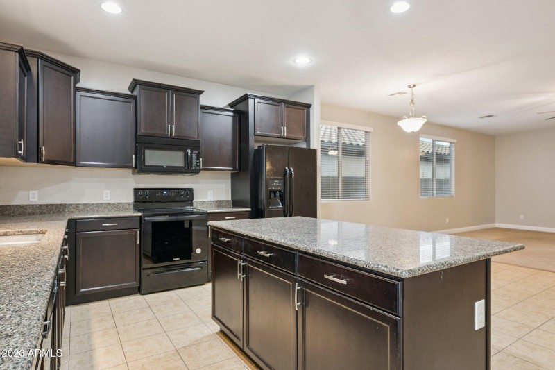 14-web-or-mls-1656-w-loemann-dr