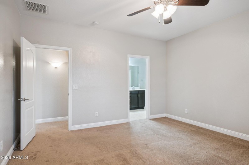 16-web-or-mls-1656-w-loemann-dr