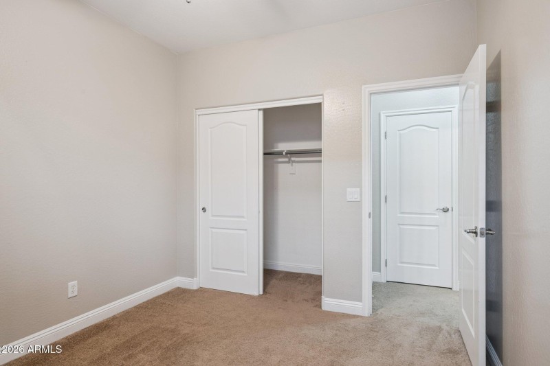 26-web-or-mls-1656-w-loemann-dr