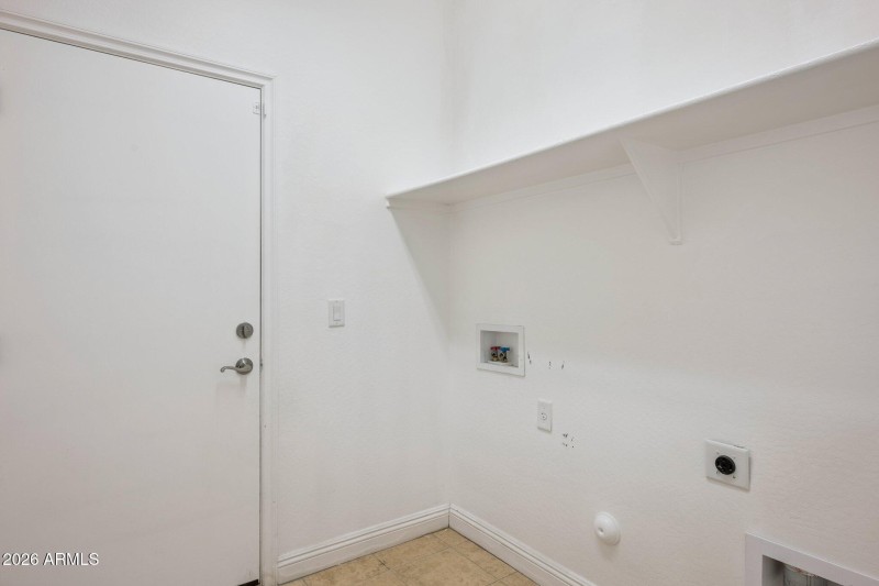 27-web-or-mls-1656-w-loemann-dr