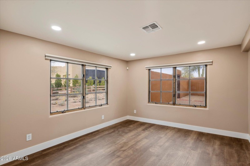 Bright Room w Natural Light