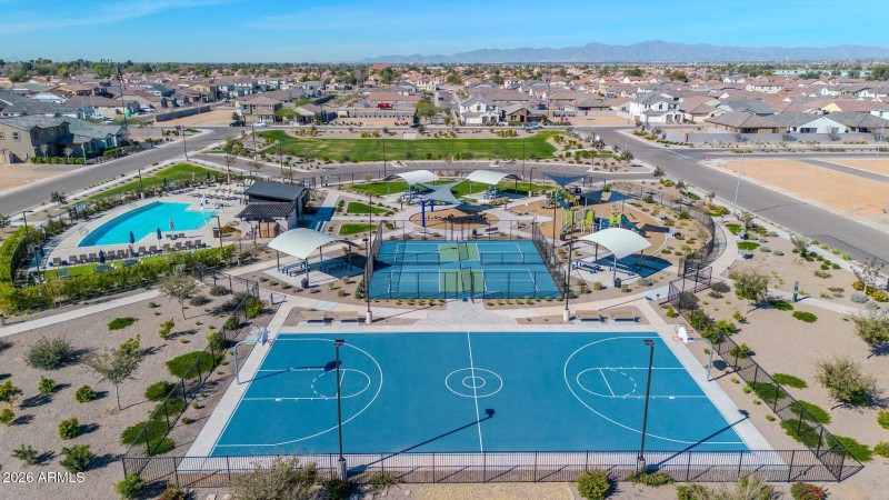 10223 W Piccadilly Rd Community-6