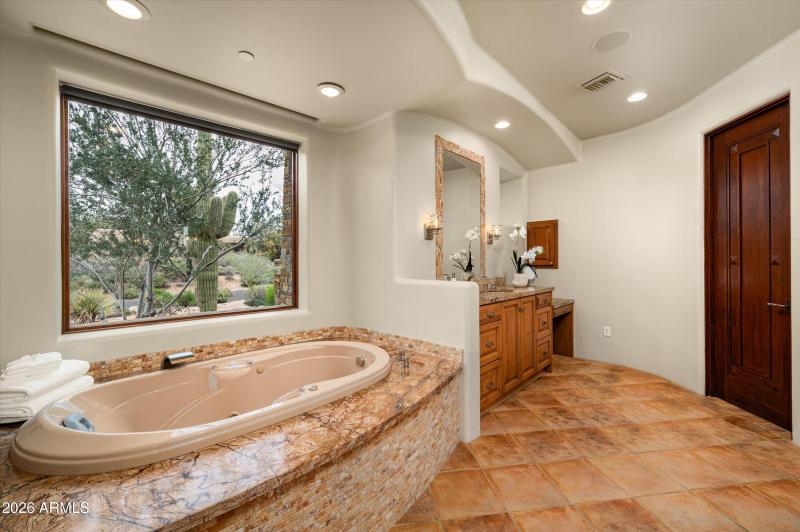 Master Tub abd Vanity 1