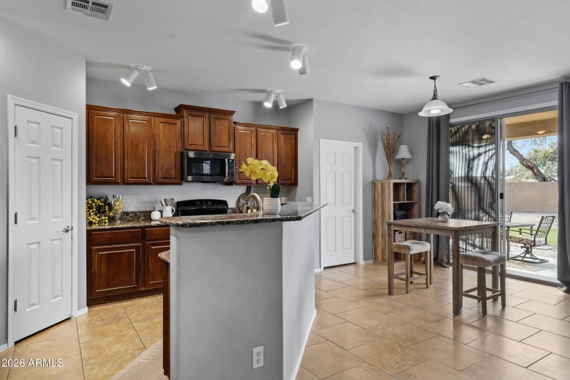 19305 E Thornton Rd-12