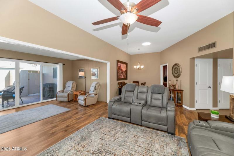 16652 N Boswell Blvd-large-007-028-16652